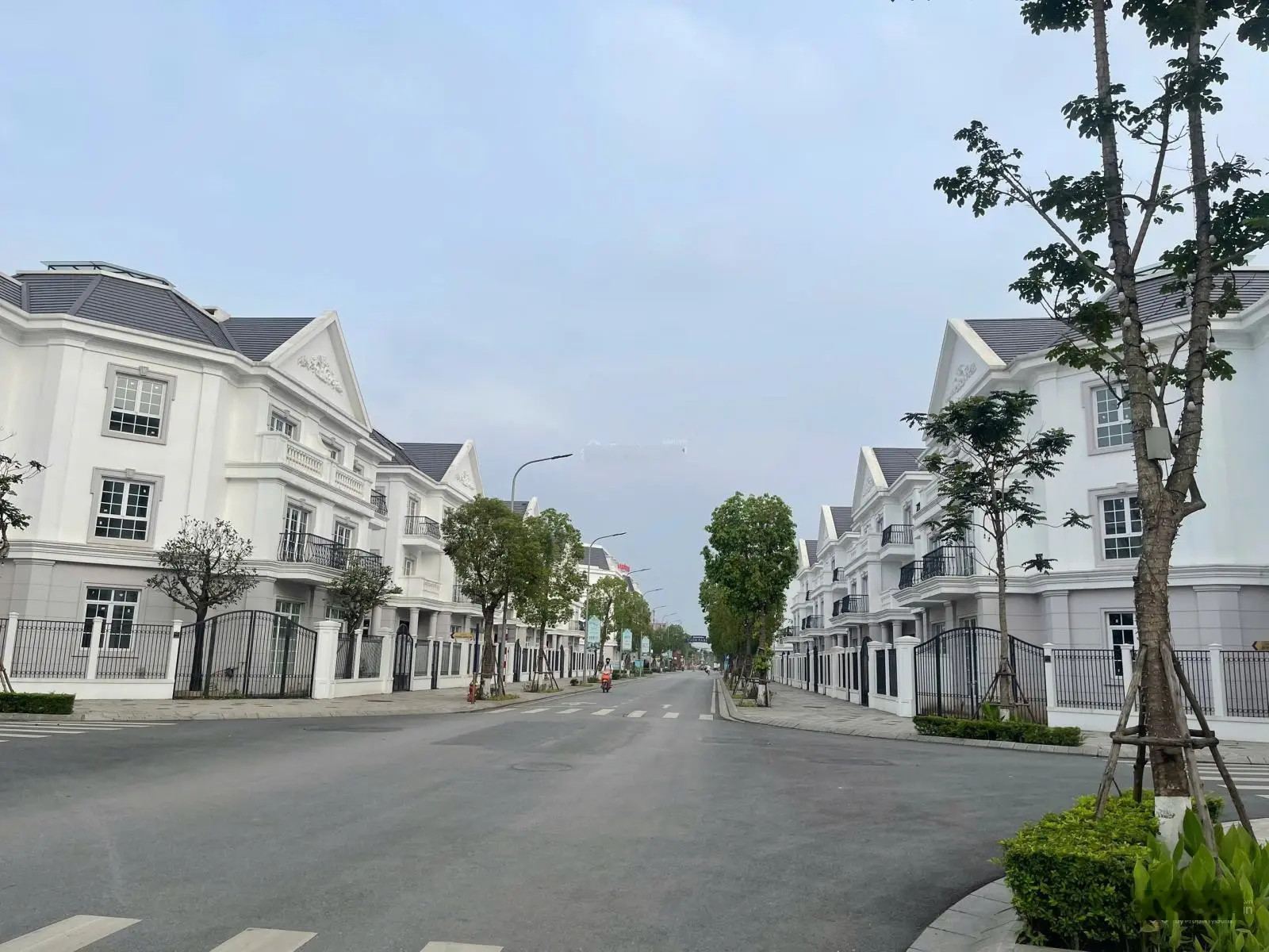 Bán suất ngoại giao biệt thự Eurowindow Twin Parks Gia Lâm 32.86 tỷ 192.5m2 view công viên