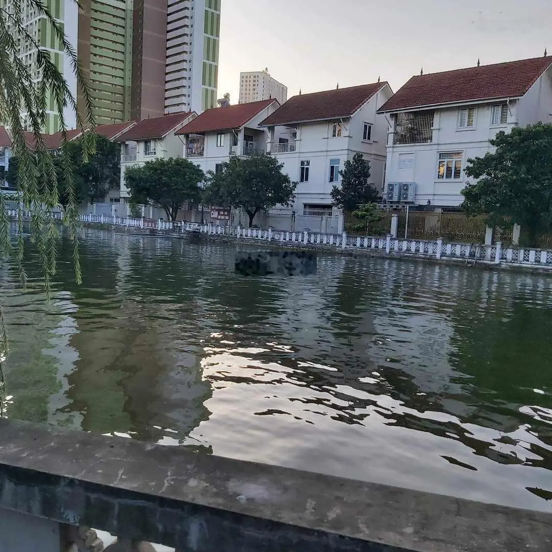 Nhà mặt hồ KĐT Mộ Lao, 4 tầng, 88 m2, view hồ thoáng sáng giá tốt