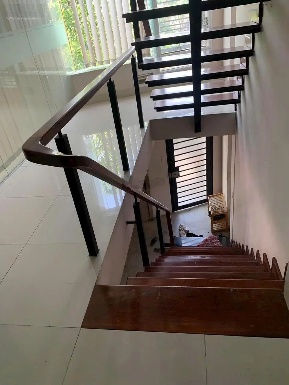 Bán nhà mặt tiền Đường Âu Cơ TTTP nhà 4 tầng mới ngang 9m rộng rãi, AC xem nhà 0379 968 *** E Thư