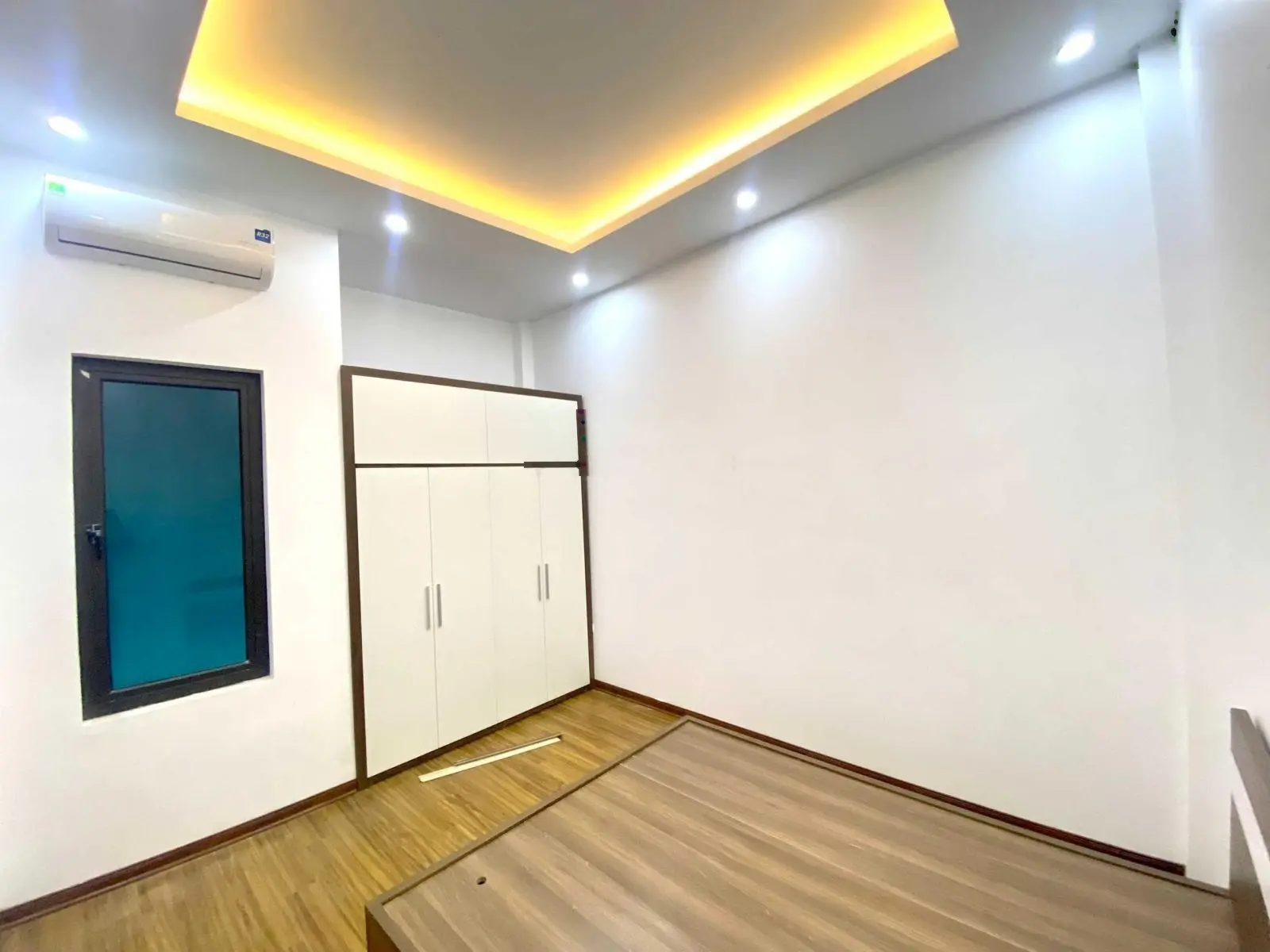 Chính chủ bán nhà đường Văn Phú Quang Trung Hà Đông 35m2 5 tầng KD Đỉnh ô tô vào nhà giá nhỉnh 7 tỷ
