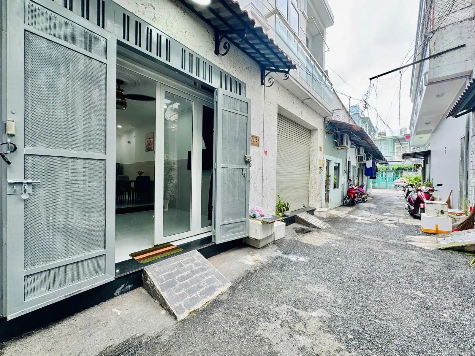 Nhà vị trí đepn trệt 2 lầu hẻm xe hơi Đường số 9 F9 GV. Tặngfull nội thất