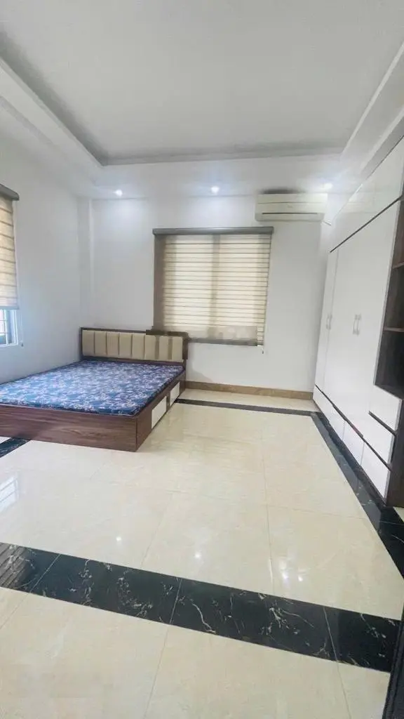 Nhà mới kinh koong - ngõ thông - ô tô qua nhà - vị trí hiếm