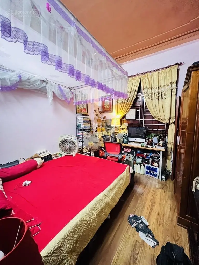 Bán nhà riêng chính chủ 41m2.Lô góc 3 mặt thoáng- Ô tô đỗ cửa Gần Hồ Linh Đàm