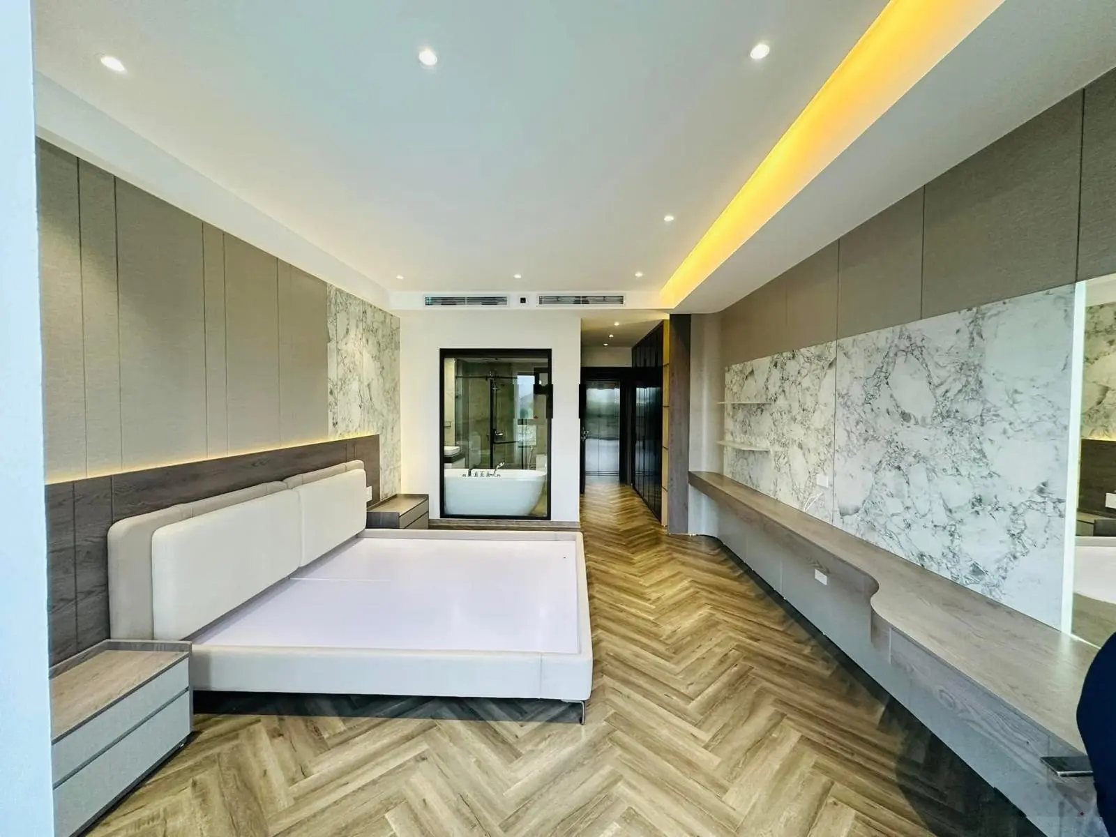 Hiếm! 50m2 - xây mới 7 tầng thang máy - ô tô vào nhà - dừng đỗ ngày đêm