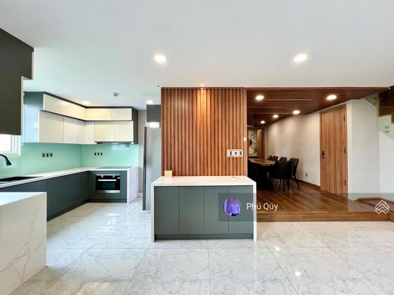 Vista Verde - Bán căn hộ Duplex 5 phòng ngủ full nội thất - View sông trực diện. LH: 0904 689 ***