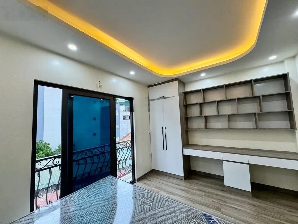 Siêu đẹp - Bán nhà Đại Mỗ 35m2, 5 tầng dân xây, ngõ gần, cách oto tránh đúng 1 nhà. Giá 5.9 tỷ
