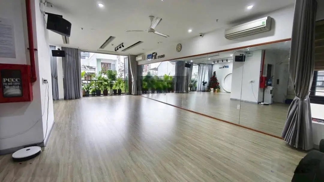 Bán toà nhà ở kết hợp văn phòng MT Nguyễn Du, Hải Châu, full nội thất thang máy