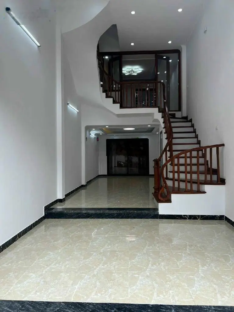 Bán nhà mới xây ở Tả Thanh Oai Cầu Tó, Thanh Trì, HN 45m2 x 5 tầng LH 0983 860 ***