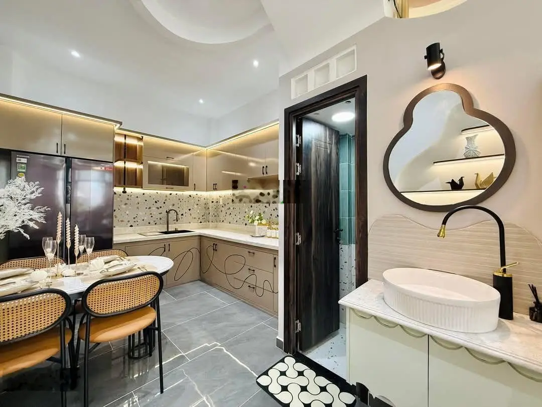 Bán nhà gần Vincom Phan Văn Trị full nội thất một trệt 2 lầu giá 4,99 tỷ TL