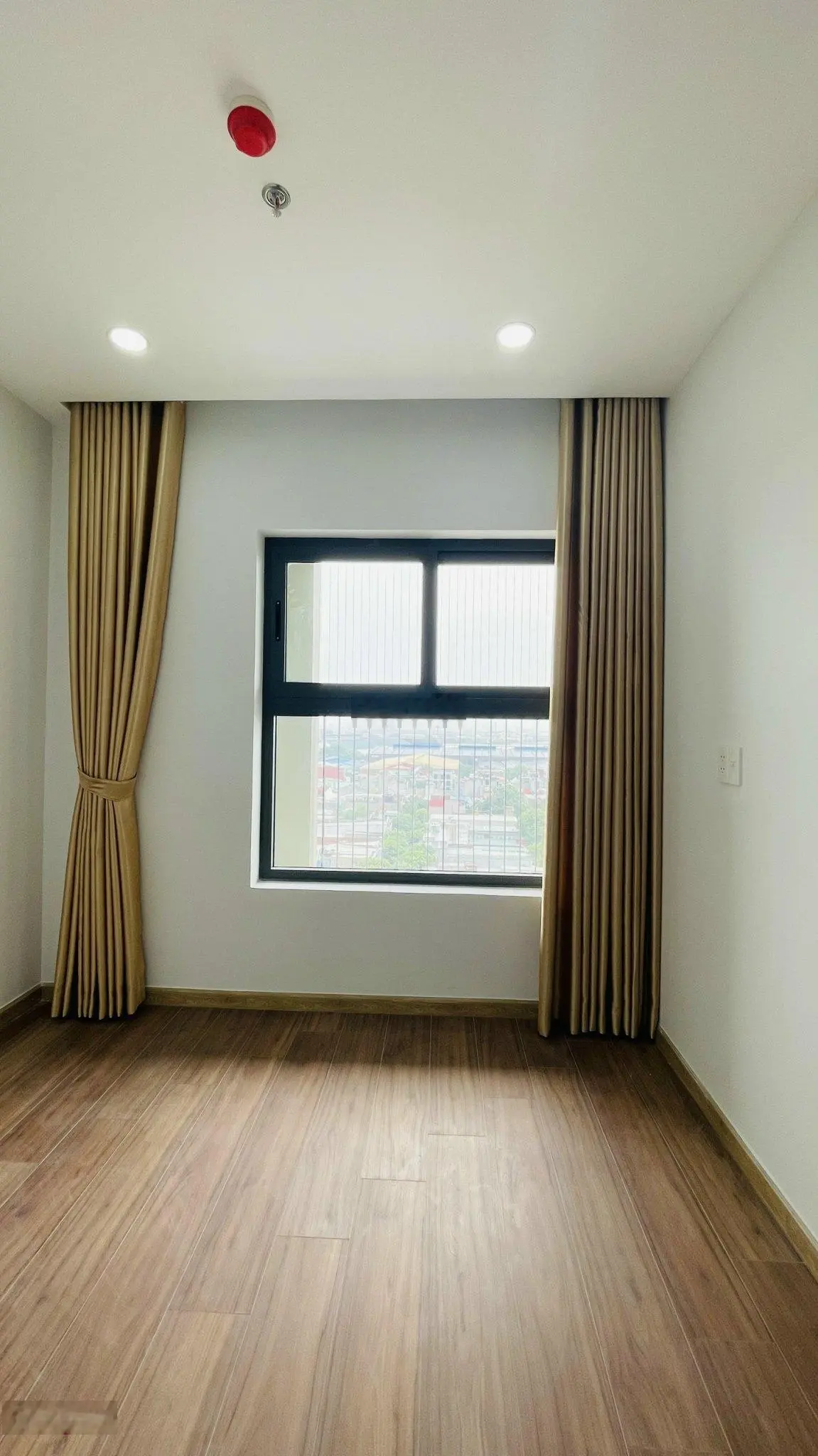 Giá rẻ chấn động! Căn góc duy nhất căn hộ Bcons Garden mới 100% 2pn + 2wc 63m2 chỉ 1tỷ69 có sổ sẵn