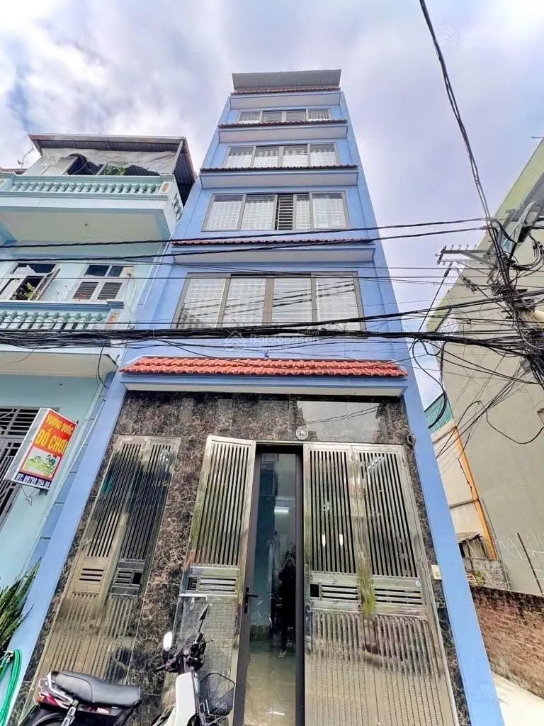Mặt phố lưu phái, ngũ hiệp, thanh trì, 6 tầng lô góc, thang máy xịn, 9 ngủ khép kín, kinh doanh