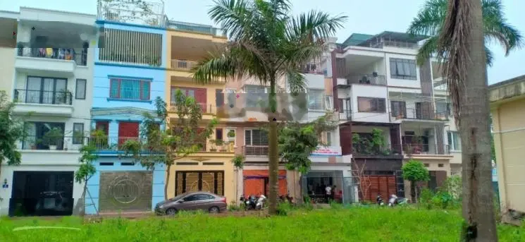 Chính chủ bán căn LK2 đối diện chung cư, nhà hoàn thiện full nội thất giá đầu tư tốt