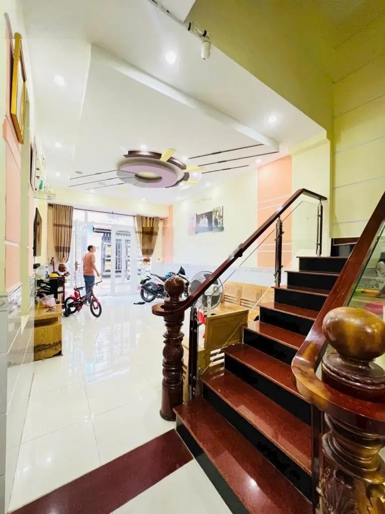Nhà đẹp 4 tầng, ST, hẻm xe hơi 6m, đường Dương Cát Lợi TT Nhà Bè 4*15m, 5,8 tỷ, TL, SHR