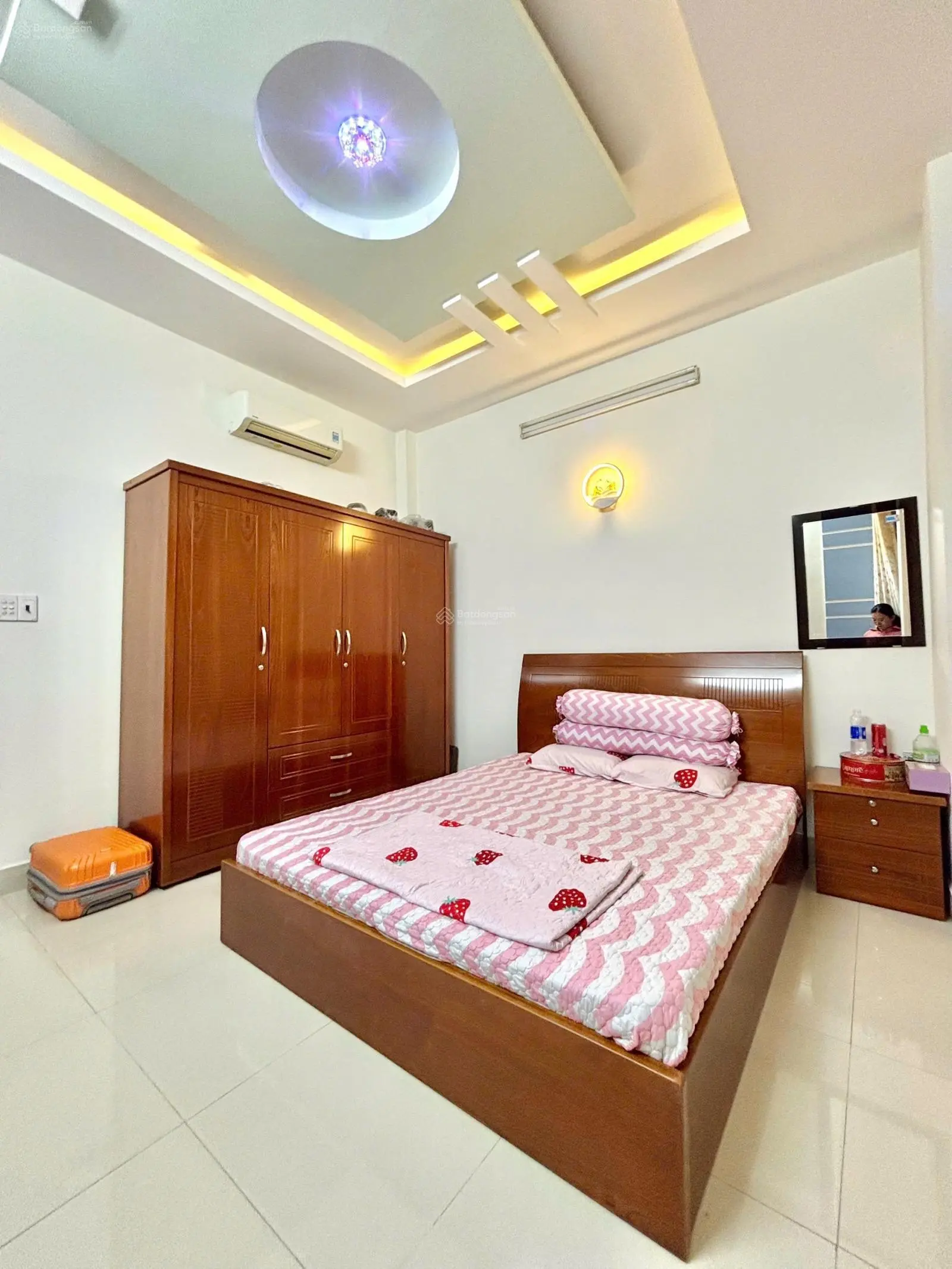 Mặt tiền khu ao sen, tên lửa, 5 tầng, 5x20, đường 12m có lề, 10pn, dòng tiền ổn định 80tr/th