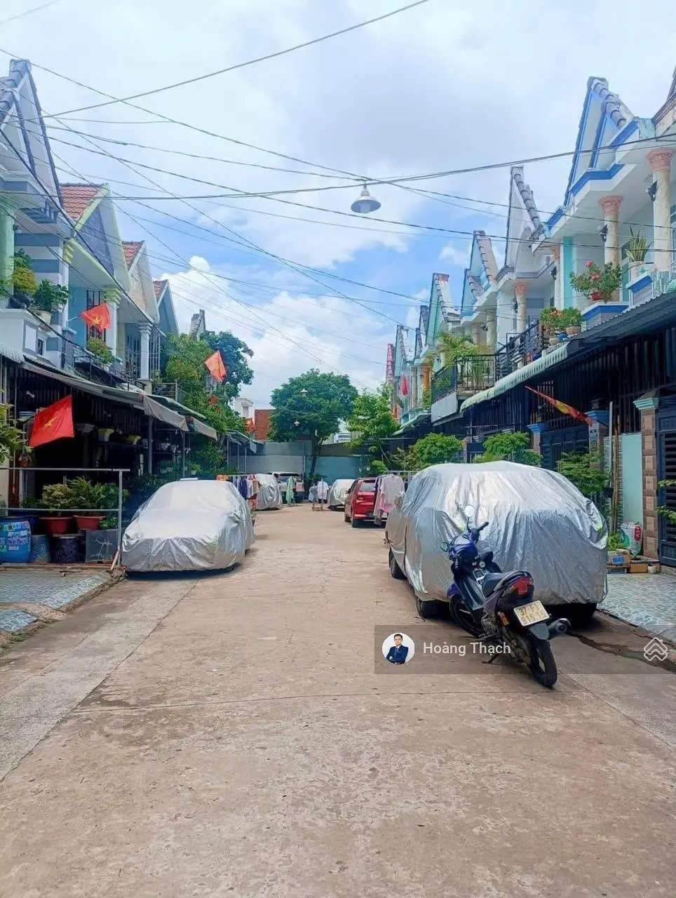 Nhà 1 trệt 1 lầu gần Vincom Dĩ An, Dĩ An đường 7m, tặng full nội thất