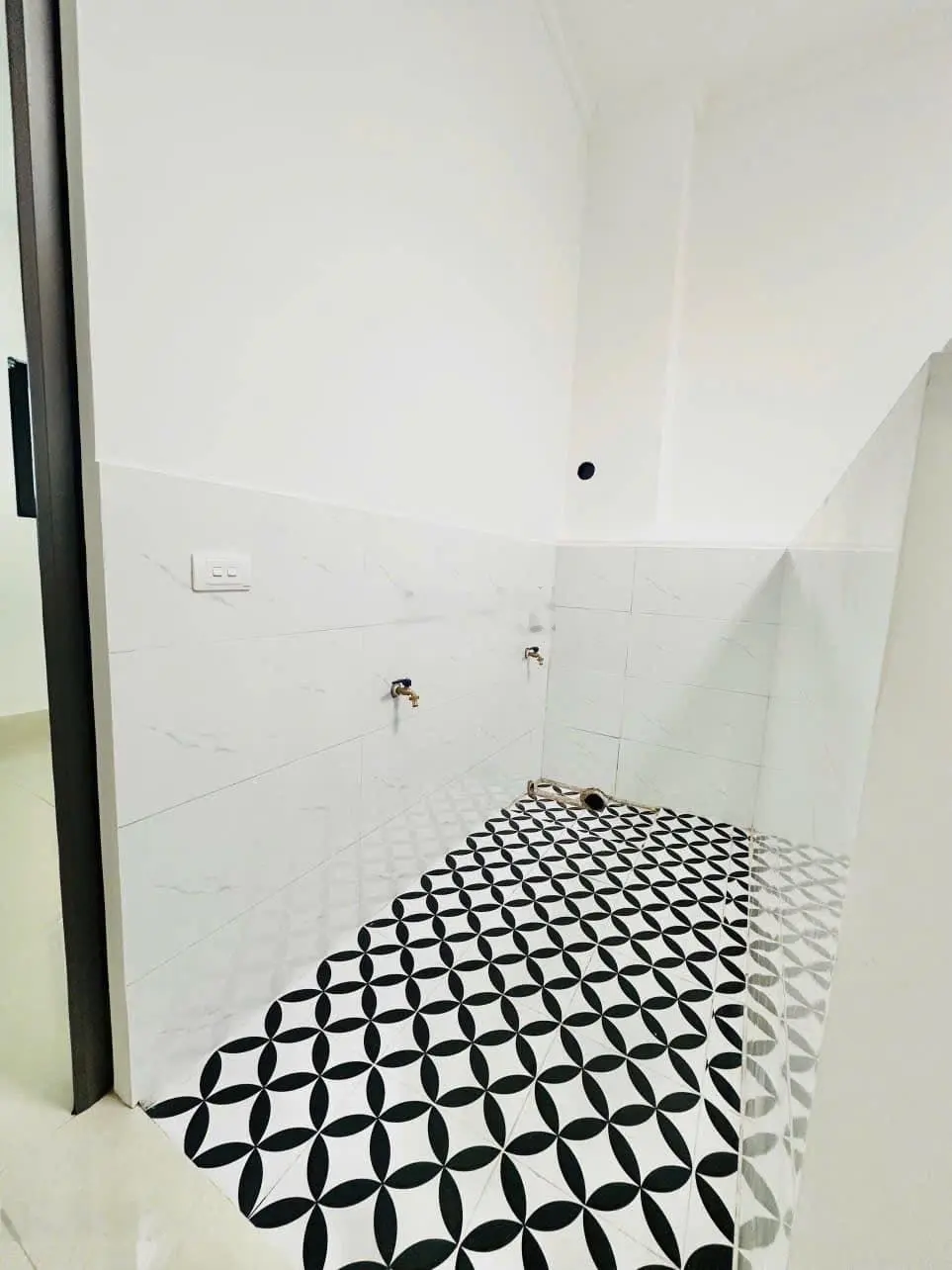 8.1 tỷ - ô tô - kinh doanh - phân lô - trần hòa-trung tâm định công-0985826871