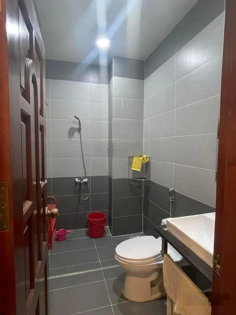 Bán gấp nhà hẻm xe hơi chợ bà chiểu (4.5x17)