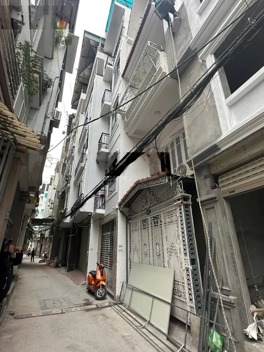 Bán nhà cầu giấy ô tô vào thang máy