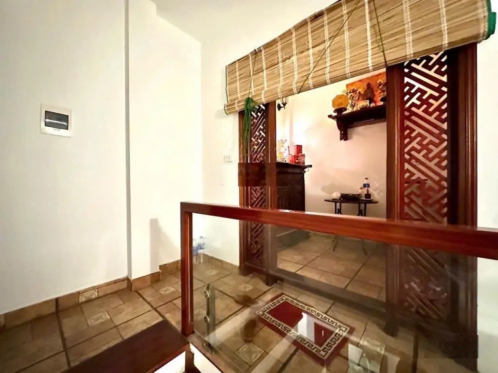 Cực hiếm- ô tô đỗ cổng , ngõ cực nông, ngày sau Big C Long Biên, nhà dân xây đẹp, tặng nội thất