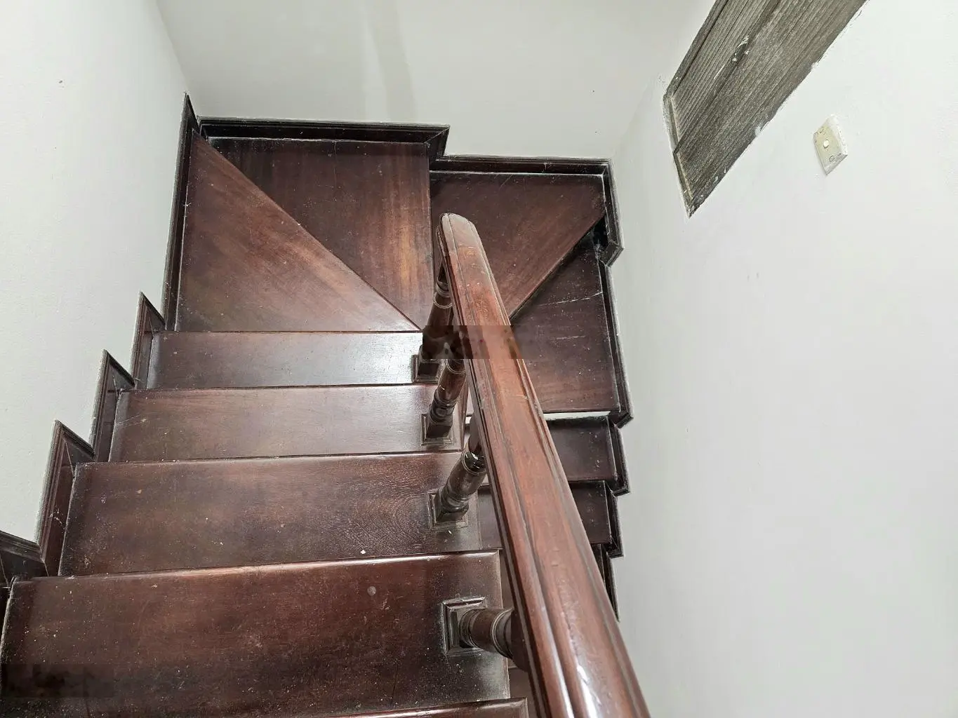 Bán nhà 75m2 đường Tam Trinh. Khu vực phân lô, ngõ thông bàn cờ, rất gần phố. Ô tô đỗ cửa, vào nhà