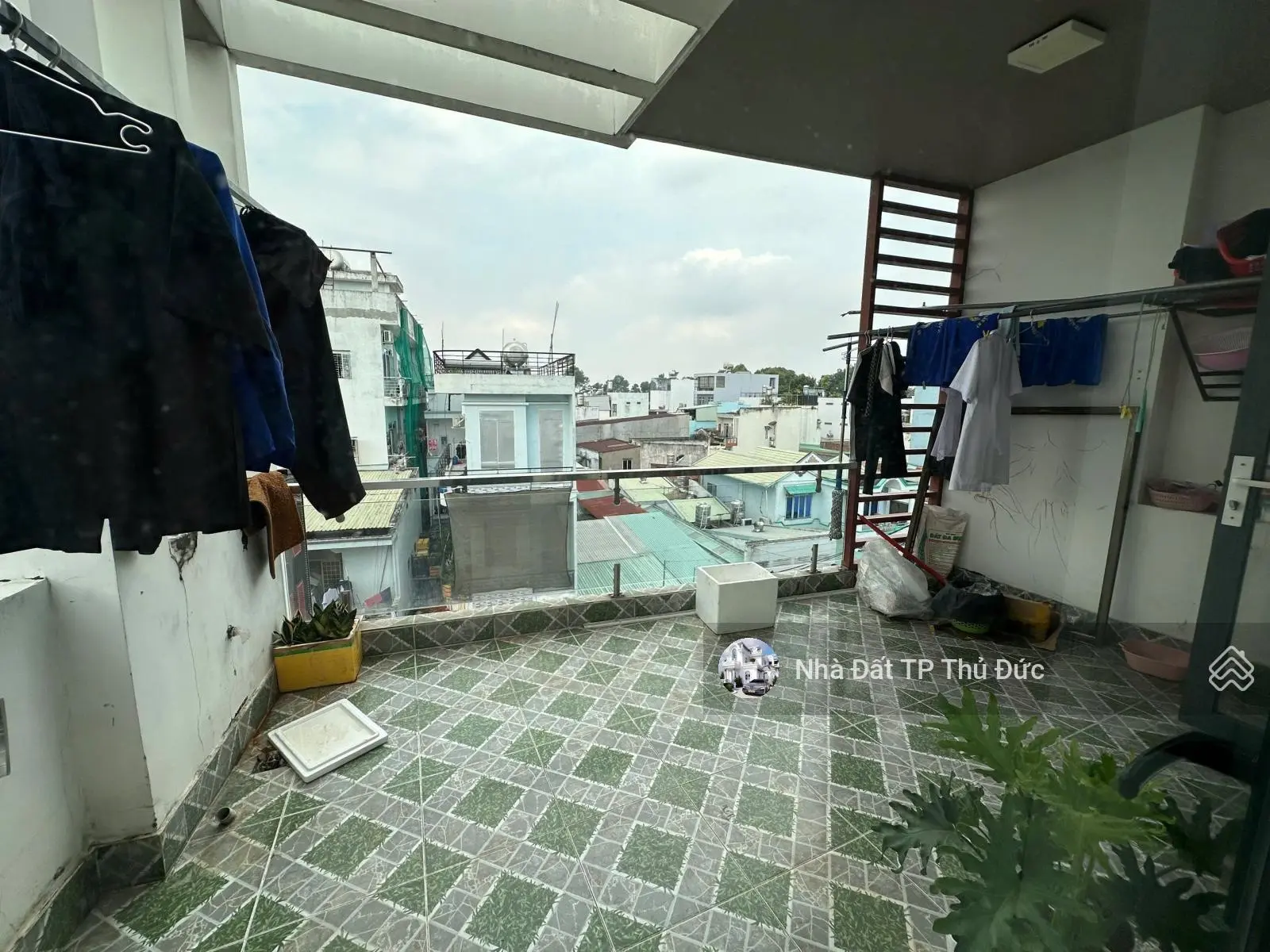 Vừa kinh doanh vừa ở - nhà 4 tầng giá siêu tốt - Sát bên Hoàng Diệu 2, Linh Trung, ngã tư Thủ Đức