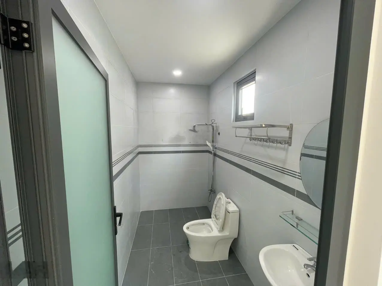 Bán nhà mới hoàn thiện gần Lan Vương, 5,1x20m, 2 PN, thổ cư 70m2 đã có số nhà 0919 968 ***