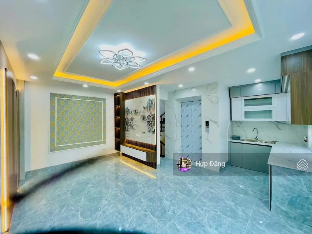 Nhà Đẹp Thang Máy ,Ngõ Nông Thẳng Tắp 3 Mặt Thoáng ,Phố Định Công Thượng nhỉnh 8 tỷ