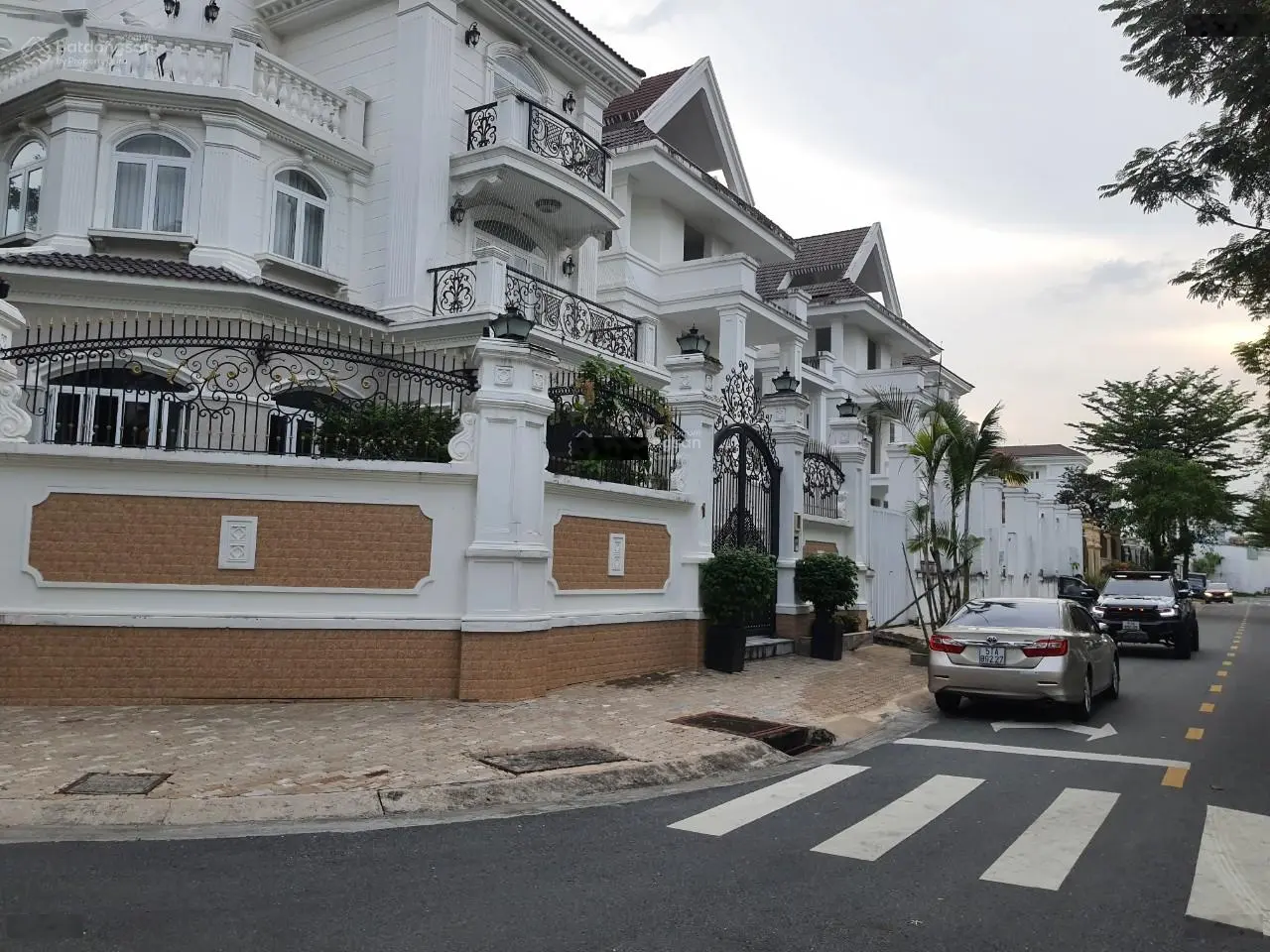 Bán căn biệt thự SL Cityland có hầm thang máy, Nguyễn Thị Thập P.Tân Phú Quận 7, đối diện công viên