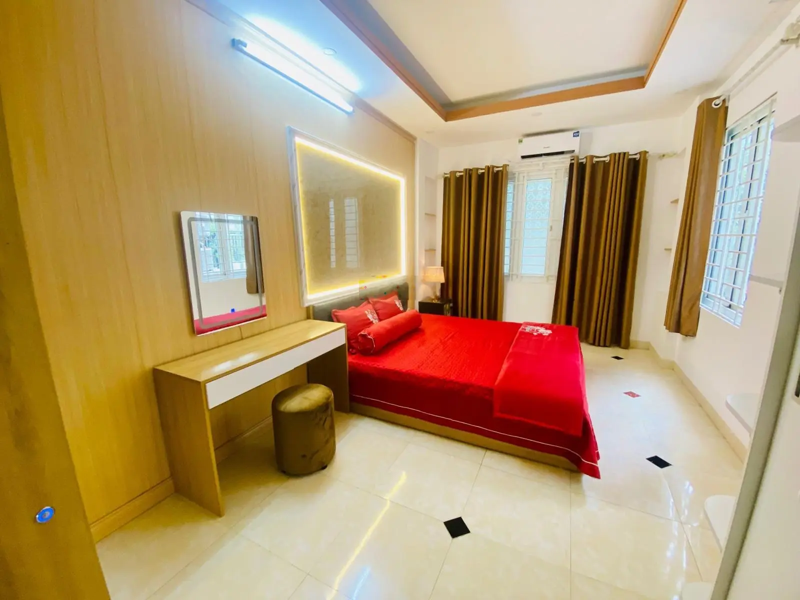 Chỗ người quen có nhờ em bán giúp căn nhà ở Trương Định - 39m2 5tầng 4 ngủ mà chỉ nhỉnh 4 tỷ đồng