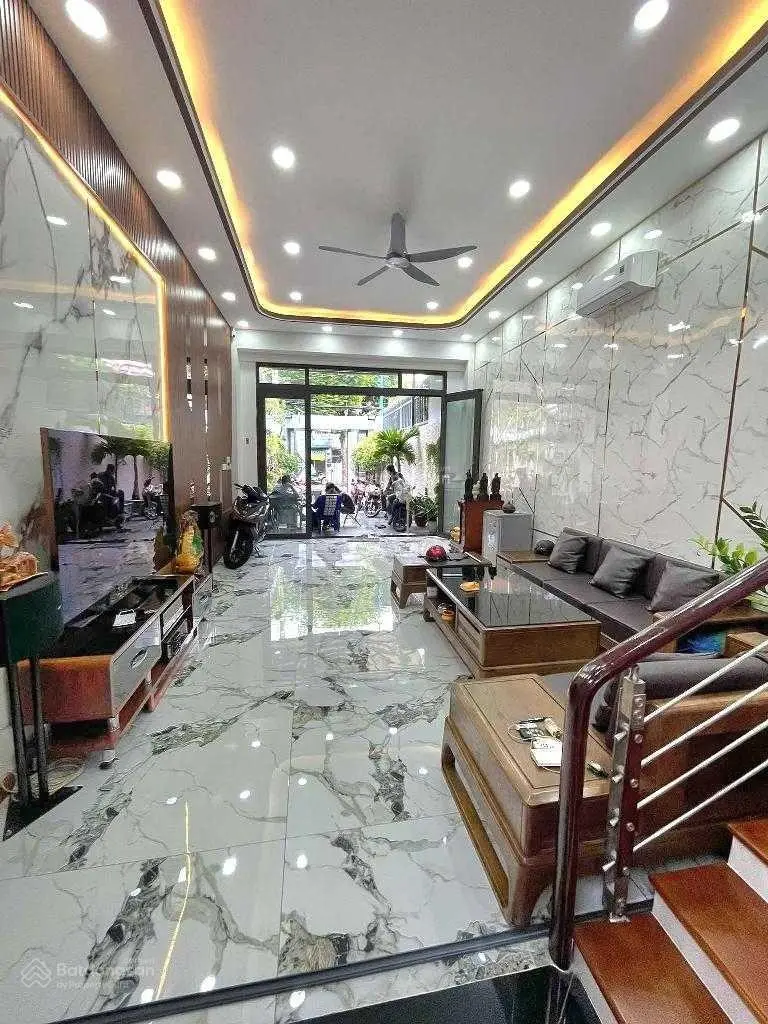 (123m2) mặt tiền ngay chợ Cây Gõ-Minh Phụng trung tâm Quận 6, kết cấu 4 tầng (4,7 x 26), 19,3 tỷ