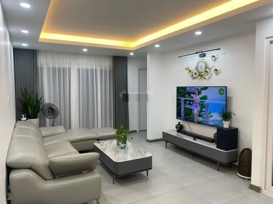 Tôi chính chủ cần bán gấp căn hộ 117m2 tại MD complex thiết kế 3 phòng ngủ, tầng đẹp, thoáng mát.
