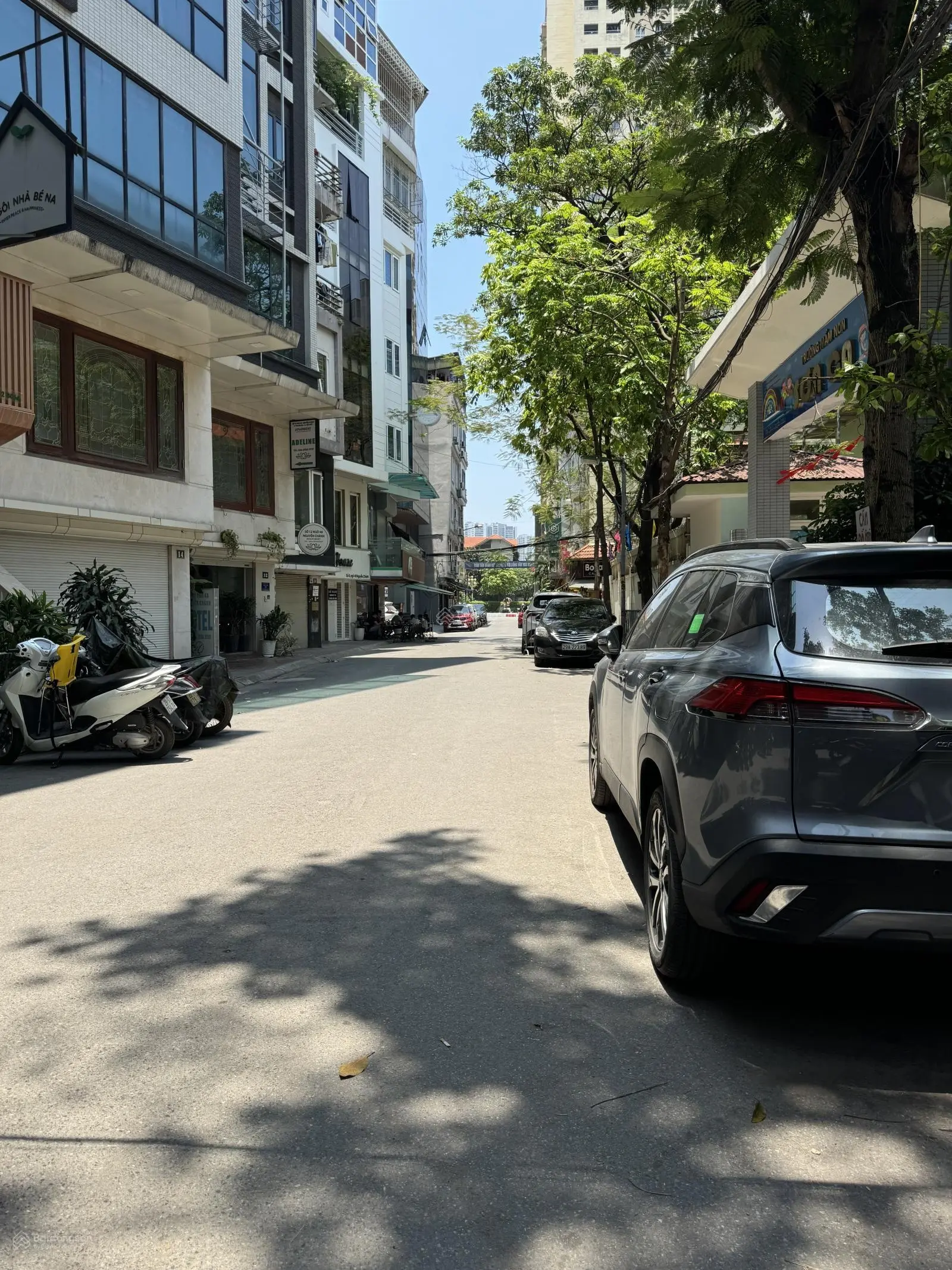 CẦN BÁN GẤP - Nhà Phố Đốc Ngữ, Ba Đình, Oto tránh, 2 Thoáng, Dân Xây, 56Mx5Tầng - Chỉ 20.5Tỷ