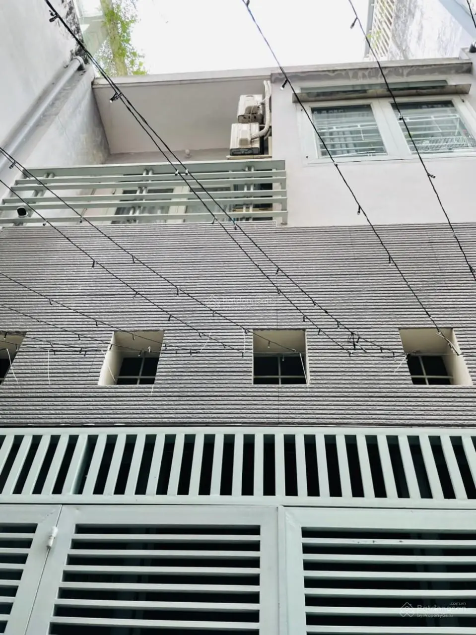 Giá tốt chỉ 7,9 Tỷ - Nhà 2 tầng ngang 5 x 14.5m - Ngay chợ Bà Hoa, trung tâm Bảy Hiền P.12 Tân Bình