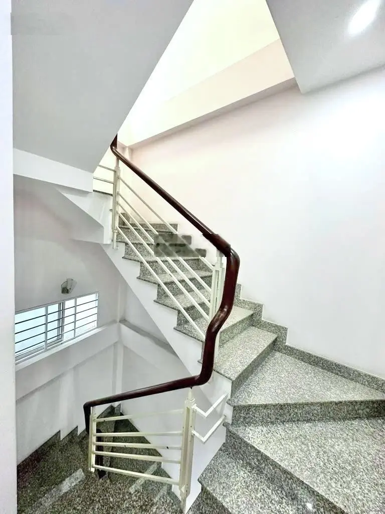 Nhà đẹp giá tốt 3 tầng HXH thông, gần mặt tiền đường 3/2 - q11 - chỉ 6.3 tỷ