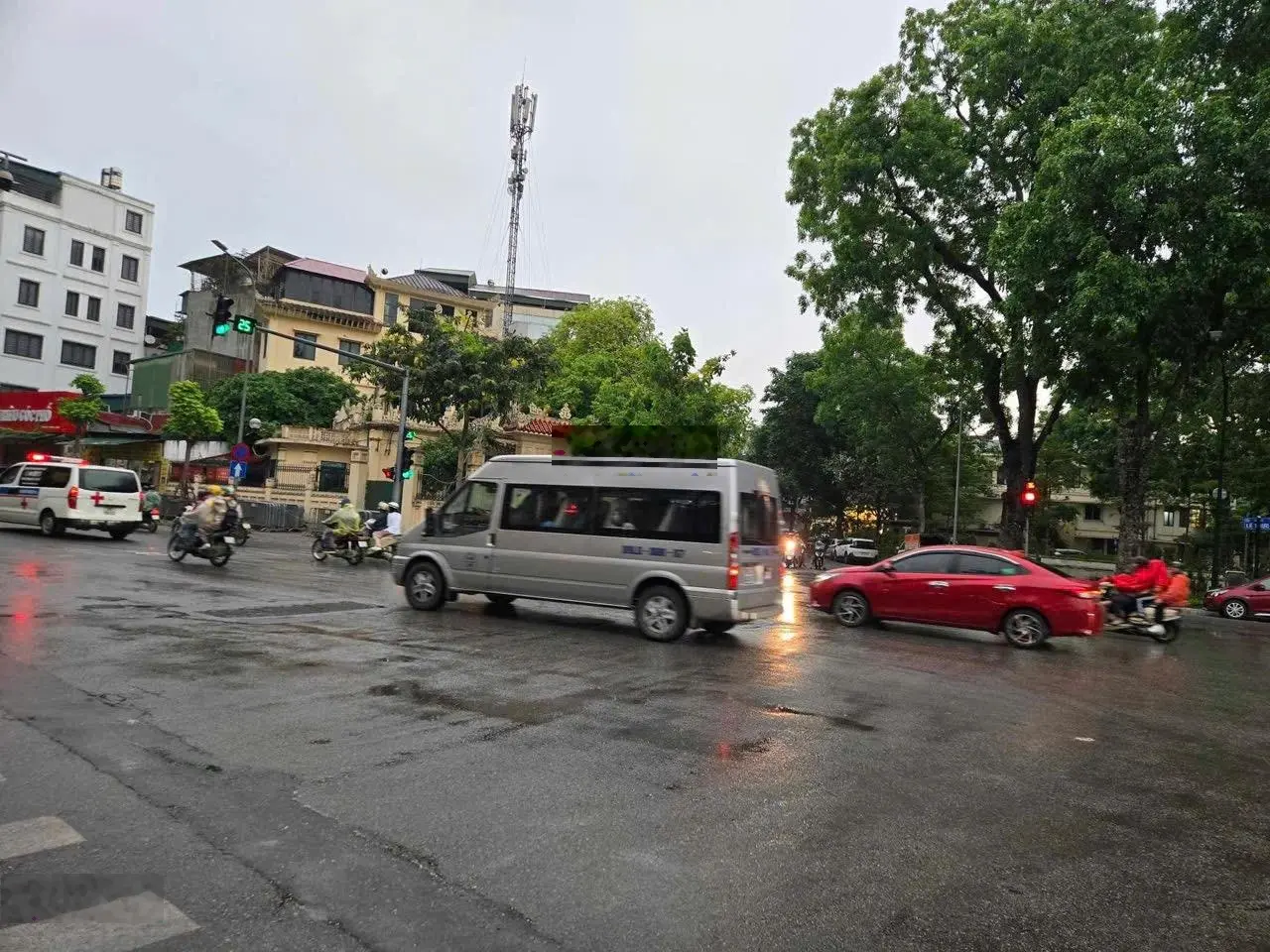 Siêu hiếm -mặt phố - le trực - ba đình - 7 tầng thang máy - kinh doanh - vỉa hè rộng - vew lăng bác