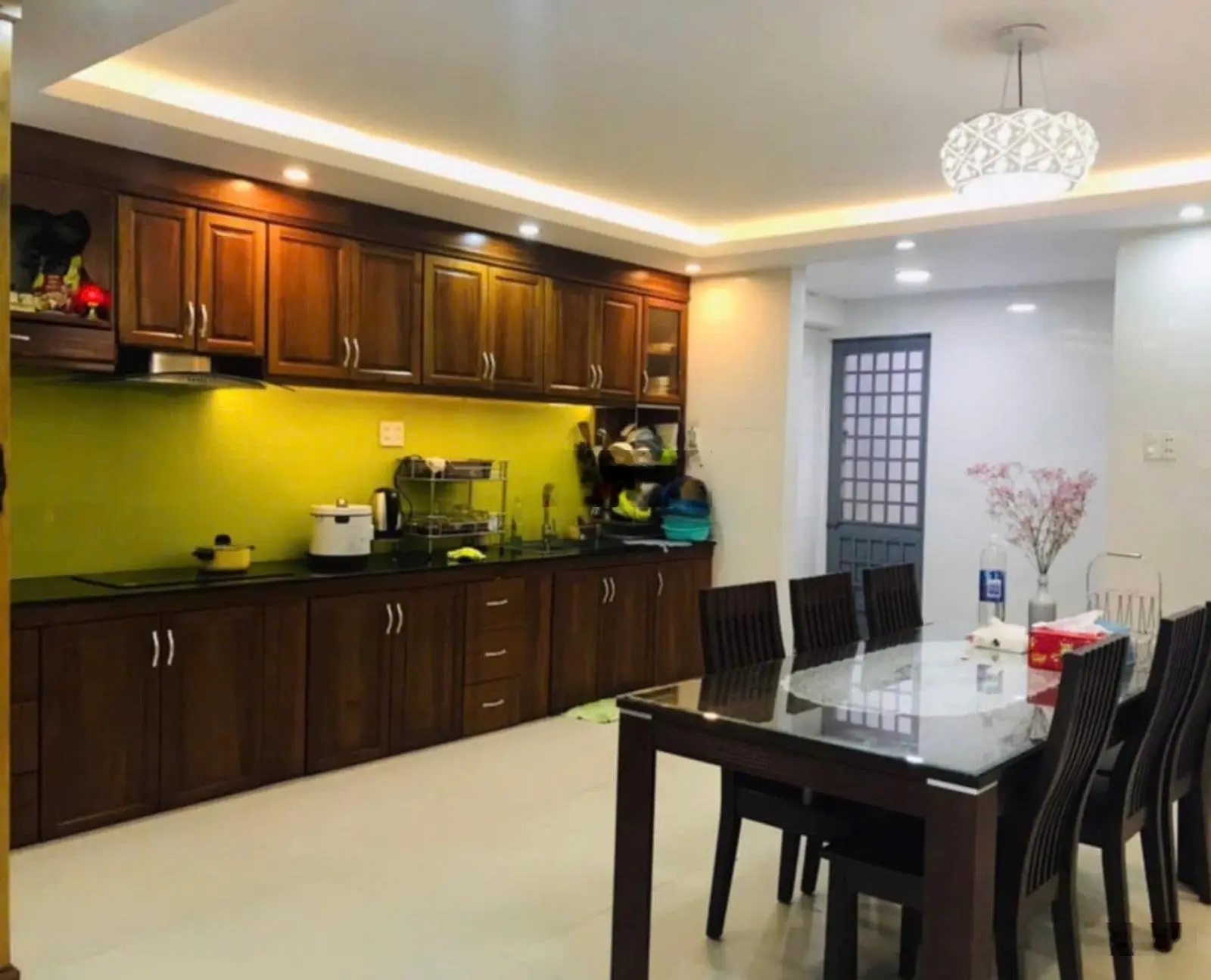 Căn nhà 3 tầng mới đẹp chỉ cách Công viên Viễn Đông 200 song song với Phạm Văn Đồng