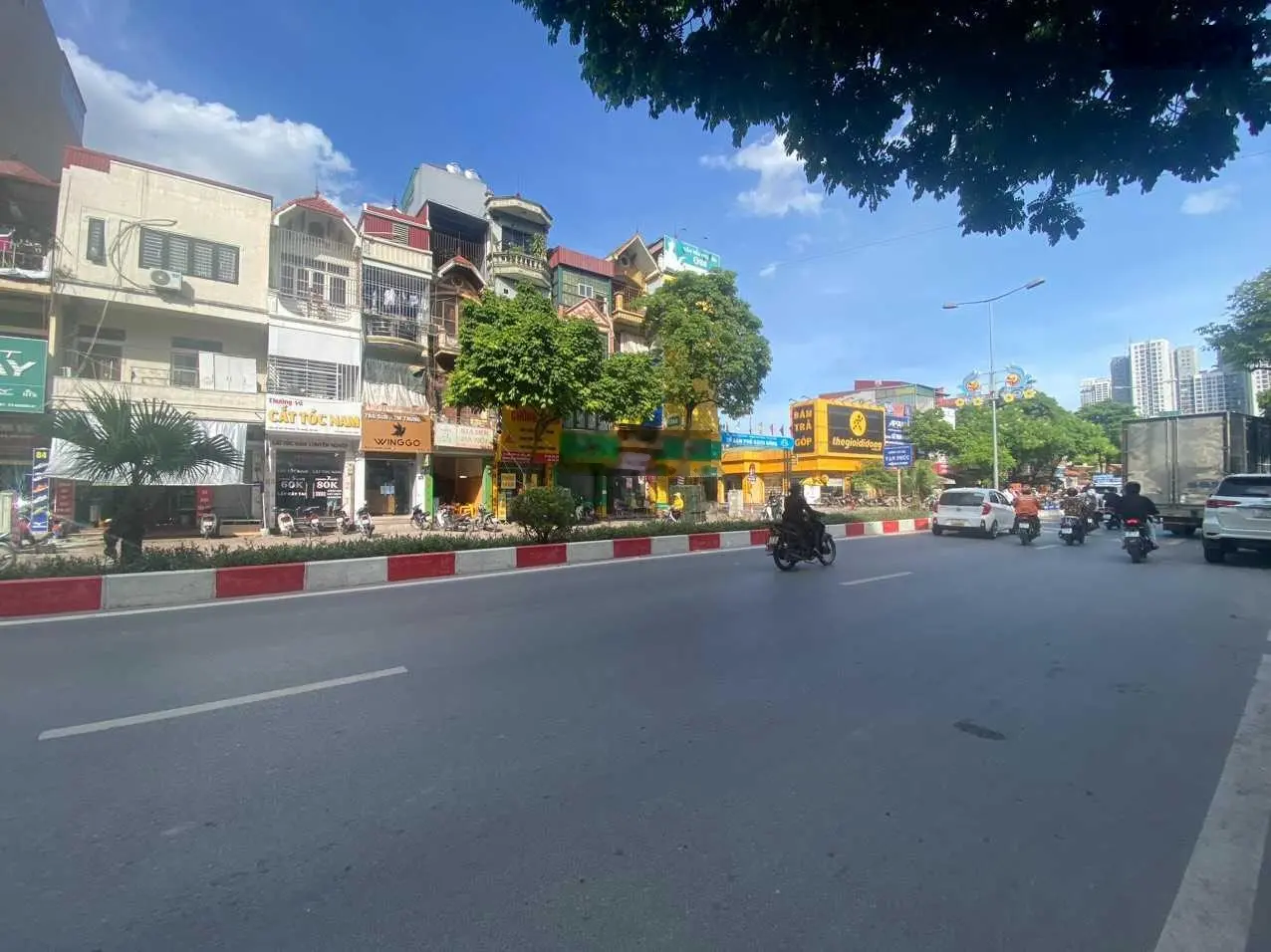 BÁN NHÀ MẶT PHỐ VẠN PHÚC 55M2, 5 TẦNG, MẶT TIỀN 4.2M KINH DOANH SẦM UẤT, GIÁ 1X TỶ. LH 0366 285 ***
