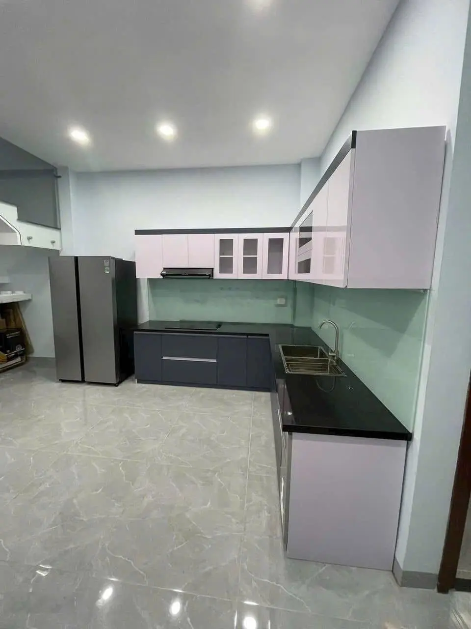 Kiếm đâu ra! Nhà trung tâm Lê Thị Bạch Cát, P11, Quận 11, Giá bán 4,2 tỷ/ 64m2 . 1 trệt 2 lầu. SHR