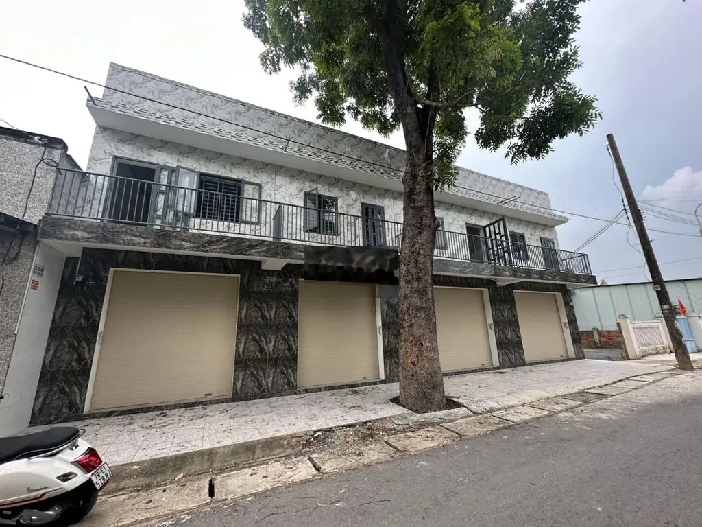 Cần bán miếng đất trang trại đang làm vườn có 7 căn nhà liền kề giá rẻ