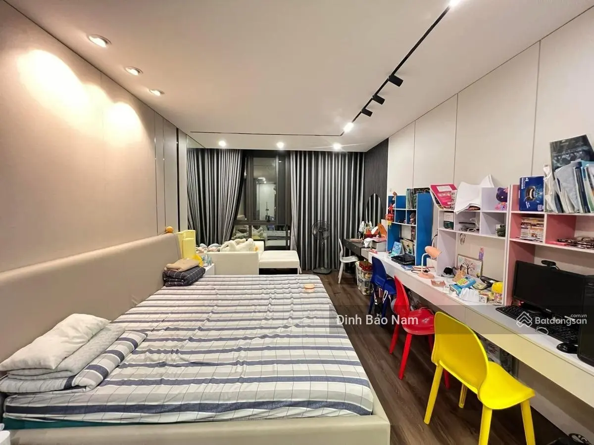 Tây sơn - 48m 6t thang máy - ngõ ô tô tránh - sát phố - thông sàn - sổ vuông đẹp trung tâm