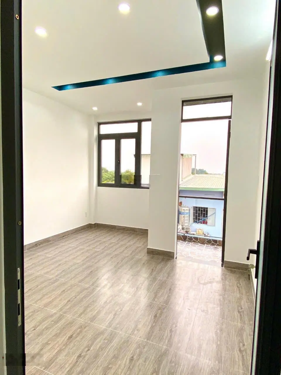 Bán nhà mới 1 trệt 2 lầu hẻm xe hơi đường lò lu - quận 9. full nội thất giá chỉ 5,27 tỷ