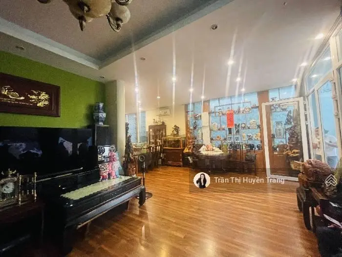 Bán biệt thự cổ Đội Cấn Kim Mã, 101m2 5 tầng đẹp, gara, ô tô tránh, 1 nhà ra phố, 20 tỷ 0973 355 ***