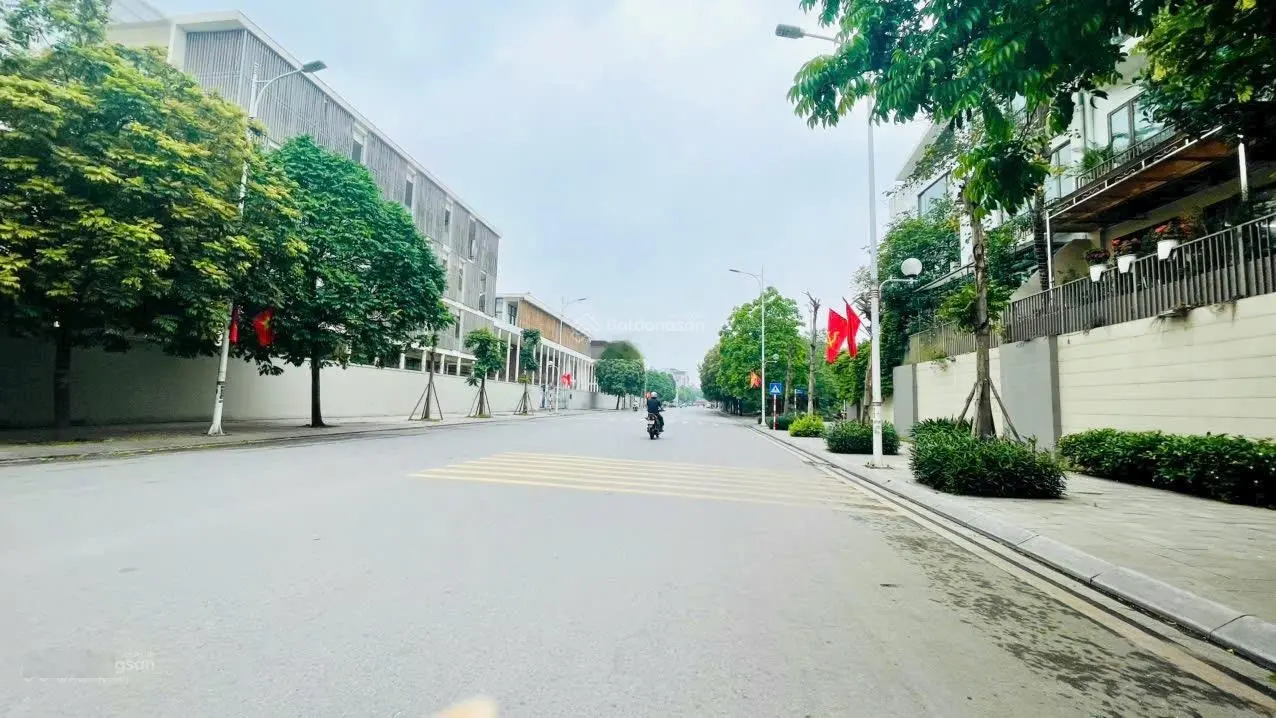 Siêu phẩm 52 nhà ngọc thụy lô góc 2 mặt thoáng full nội thất ở ngay