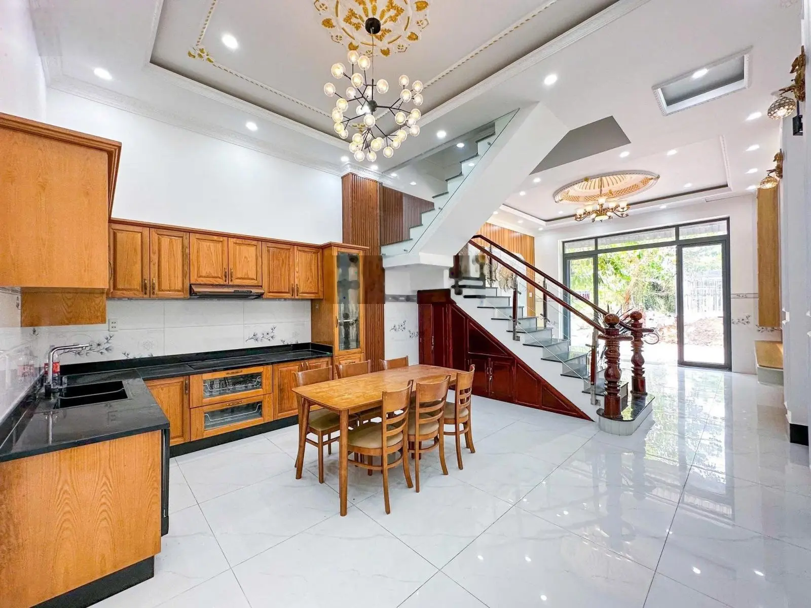 Bán nhà trệt lầu full nội thất - KDC Văn Hóa Tây Đô - Cái Răng