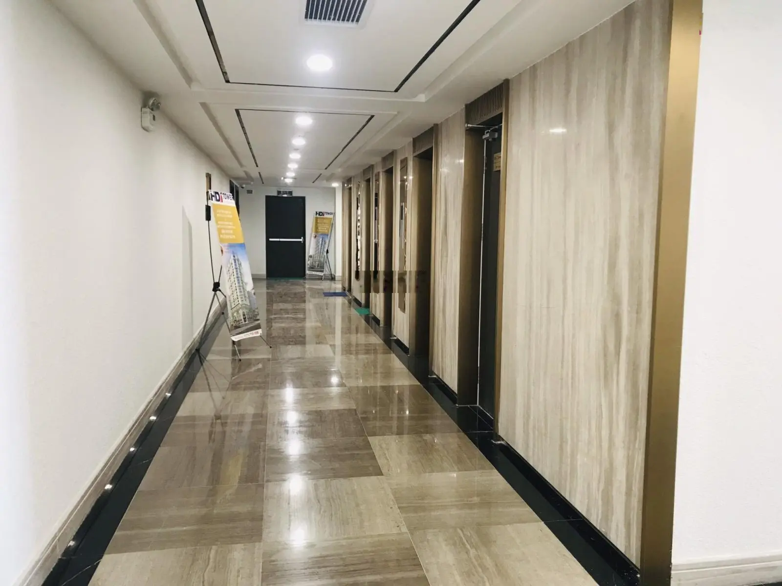 Chính chủ gửi bán căn góc 02 ngủ 78,9m2 vuông vắn cực đẹp, sổ đỏ chính chủ LH : 0985 038 ***