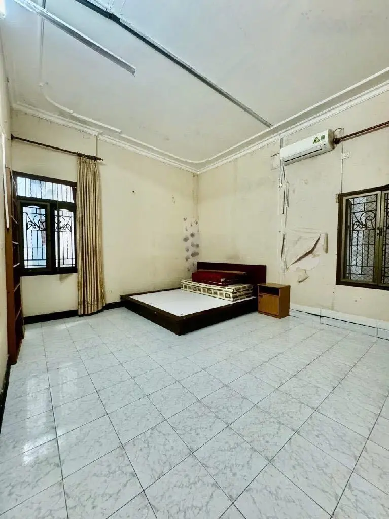 Bán đất tặng nhà 3 tầng, Thái Hà, Đống Đa, ngõ rộng thoáng sáng, lô góc, DT 60m2 giá: 13.2 tỷ TL