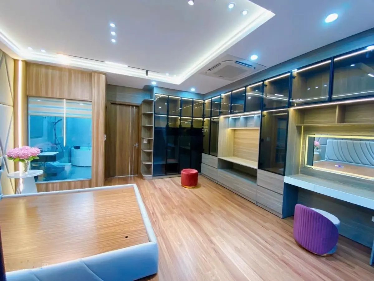 Nhà Cổ Linh view vườn hoa, vỉa hè trước nhà 6m, đỗ xe ngày đêm, kinh doanh bất chấp