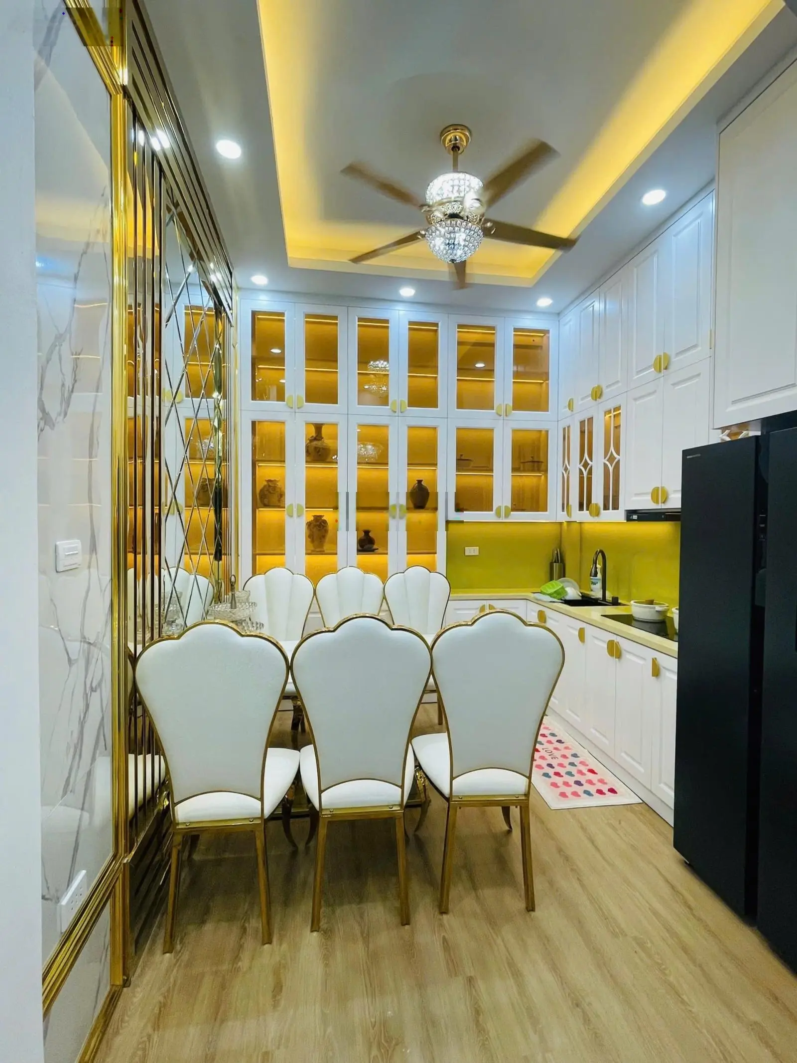 Hiếm bán, phân lô ô tô tránh, gần phố, thang máy, hai thoáng 55m2 Trần Quốc Hoàn, nhỉnh 15 tỷ
