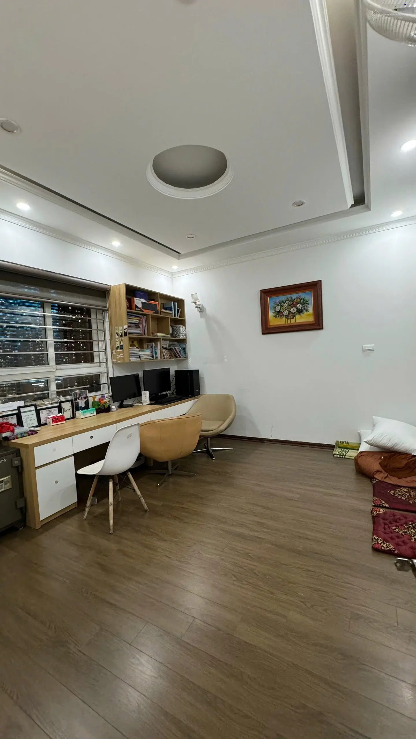 Chính chủ bán căn hộ 4 ngủ 150m2 giá 9.4 tỷ. Đc: Vimeco Nguyễn Chánh. Nội thất nhập khẩu
