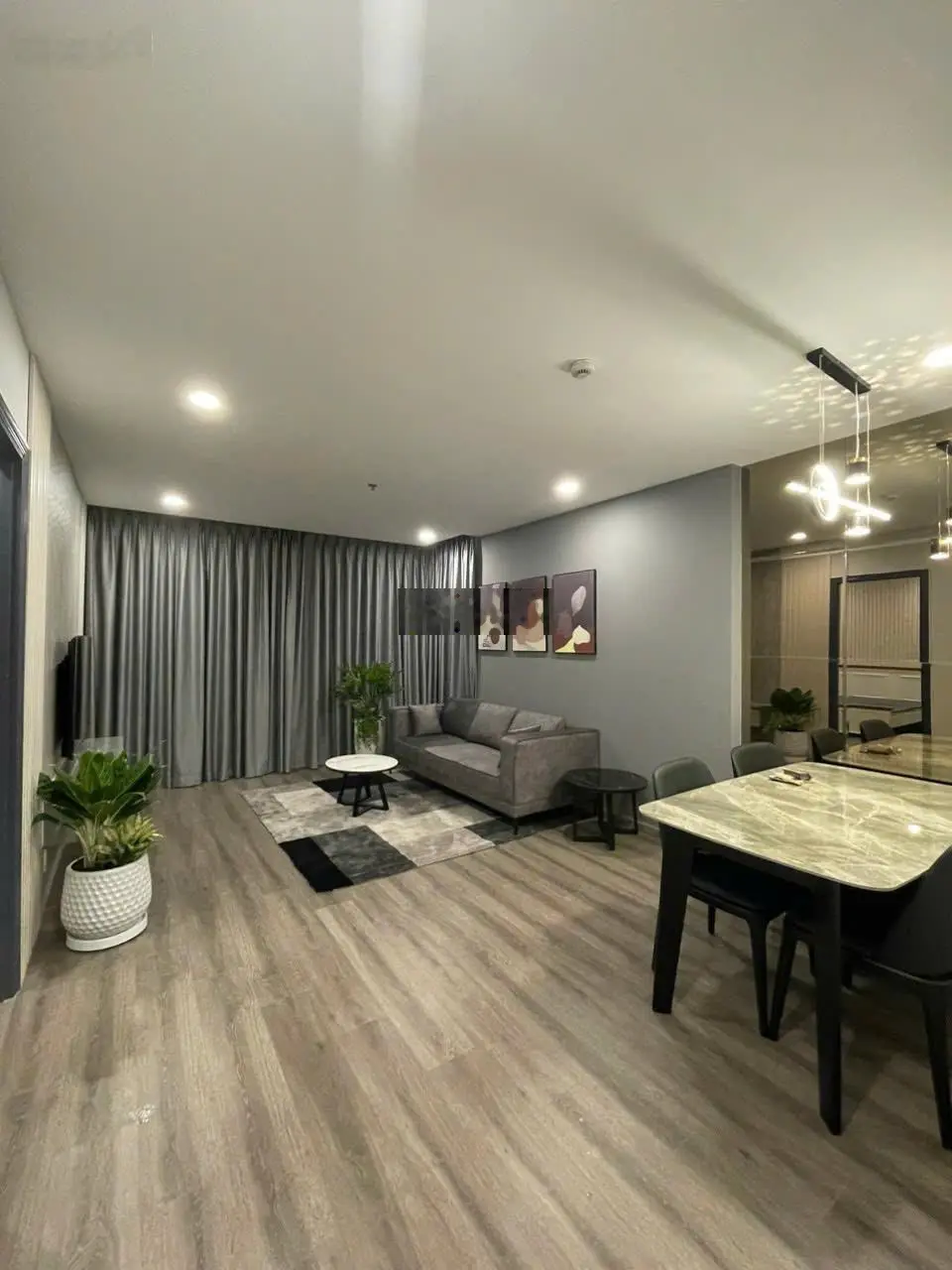 Chính chủ gửi bán căn hộ 3pn2wc 92m2, full nội thất đẹp như hình, khách chỉ cần xách vali vào ở